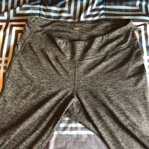 Old Navy mid-rise legging
